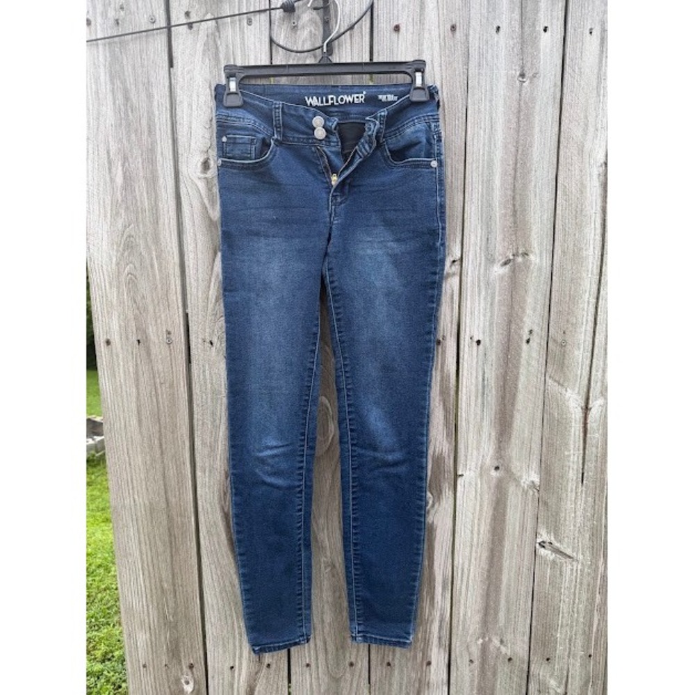 Skinny Denim WallFlower Jeans 1 Dark Wash Ultra Fit Mid Rise Stretch